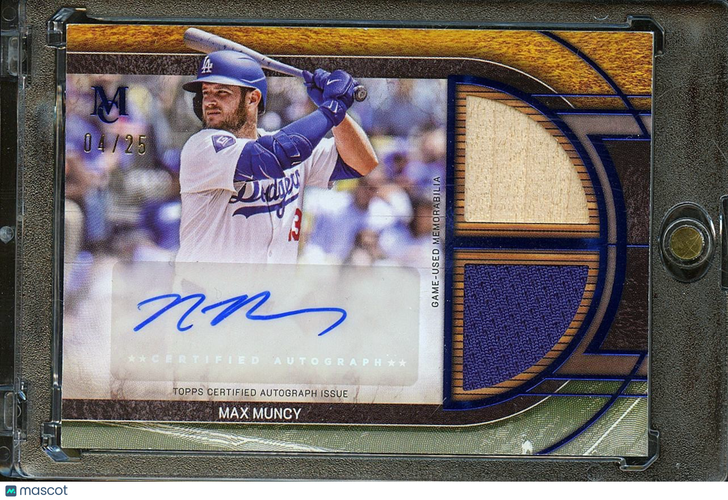Max Muncy 2025 Museum Collection Auto Autograph Patch Bat Dodgers 4/25